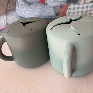 Mushie Kids Snack Cup with Spill-Proof Lid - Sage and Mint